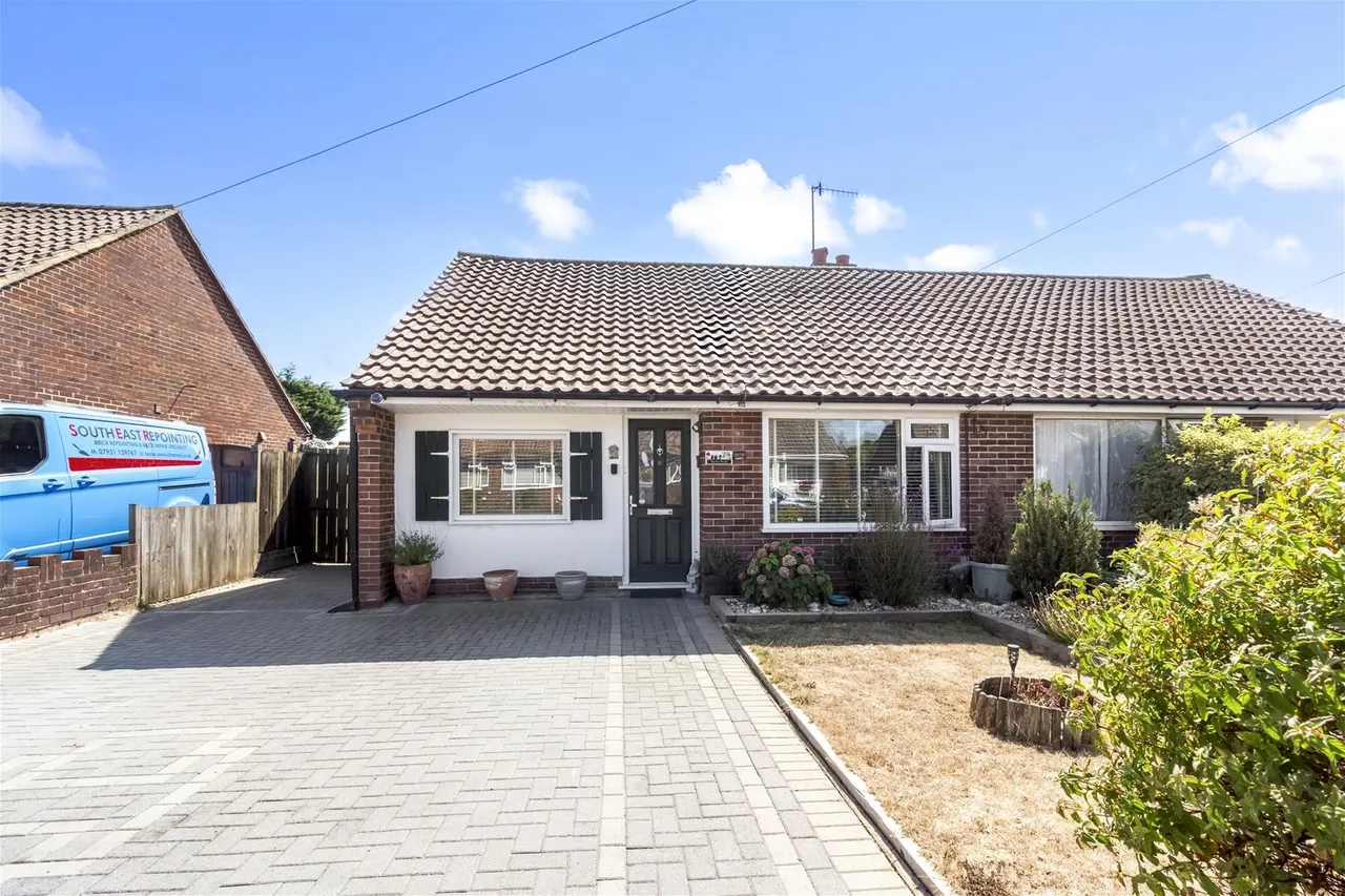 3 bed house for sale — Hurley Road, Worthing
