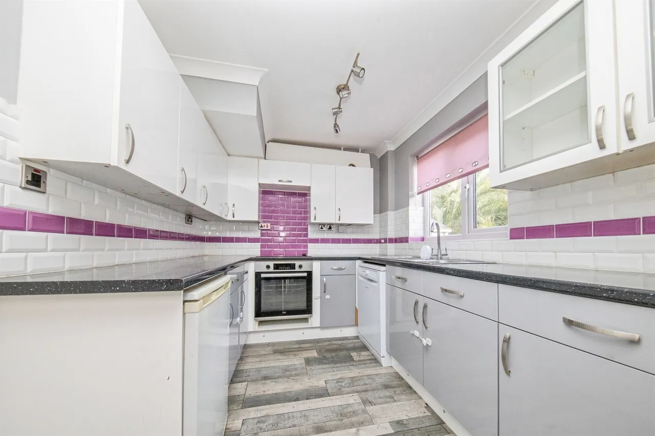Washington Road, Dovercourt, CO12, photo 2