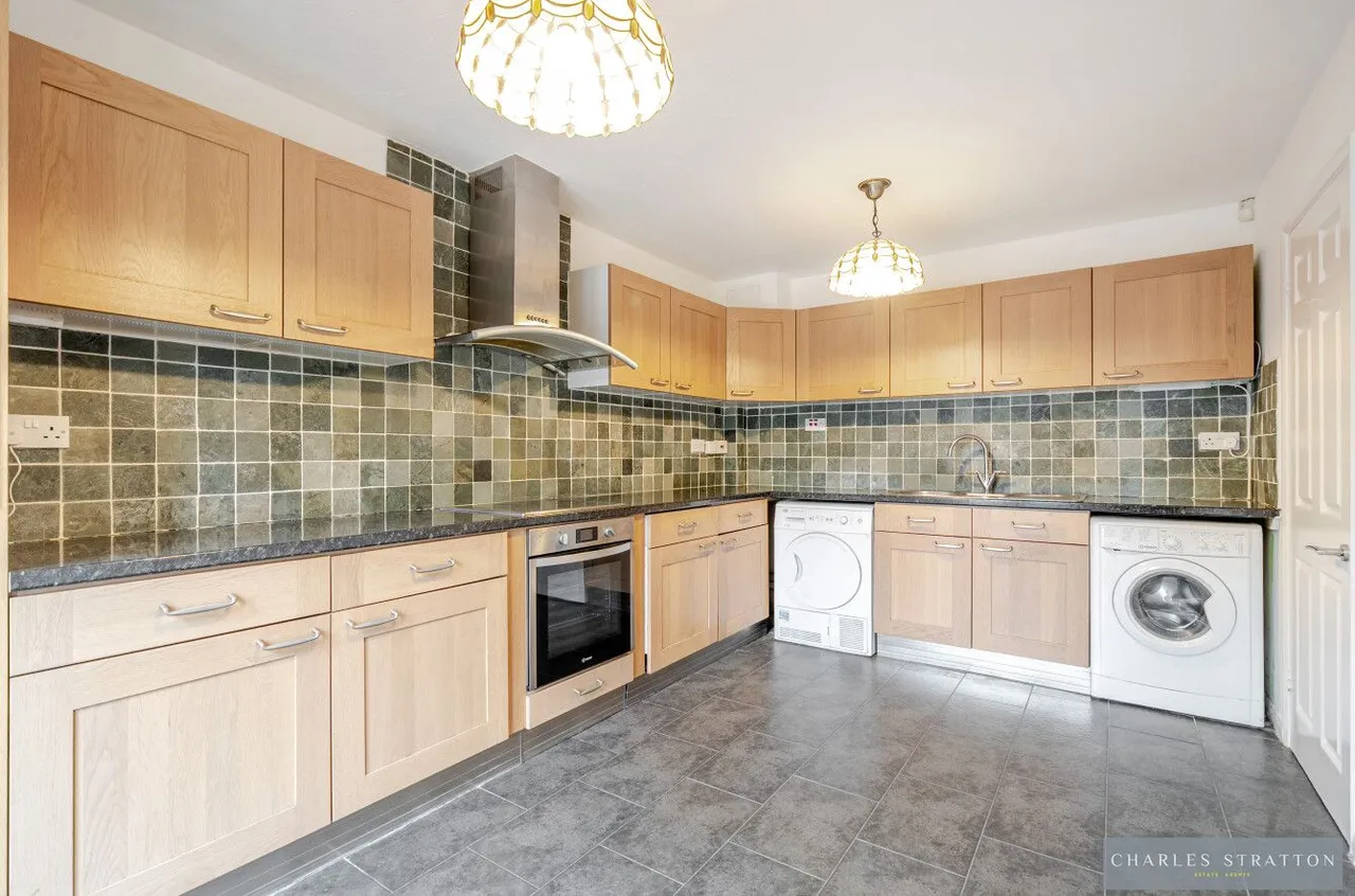 Landseer Close, Hornchurch, Essex, RM11 1FJ, photo 2