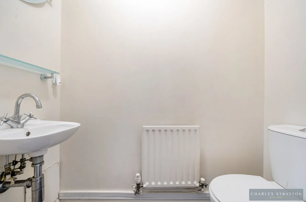 Landseer Close, Hornchurch, Essex, RM11 1FJ, photo 10