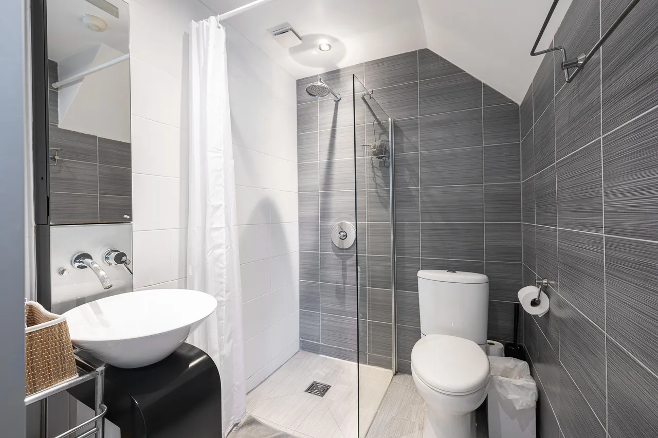 25 Danesdale Road, London, photo 6