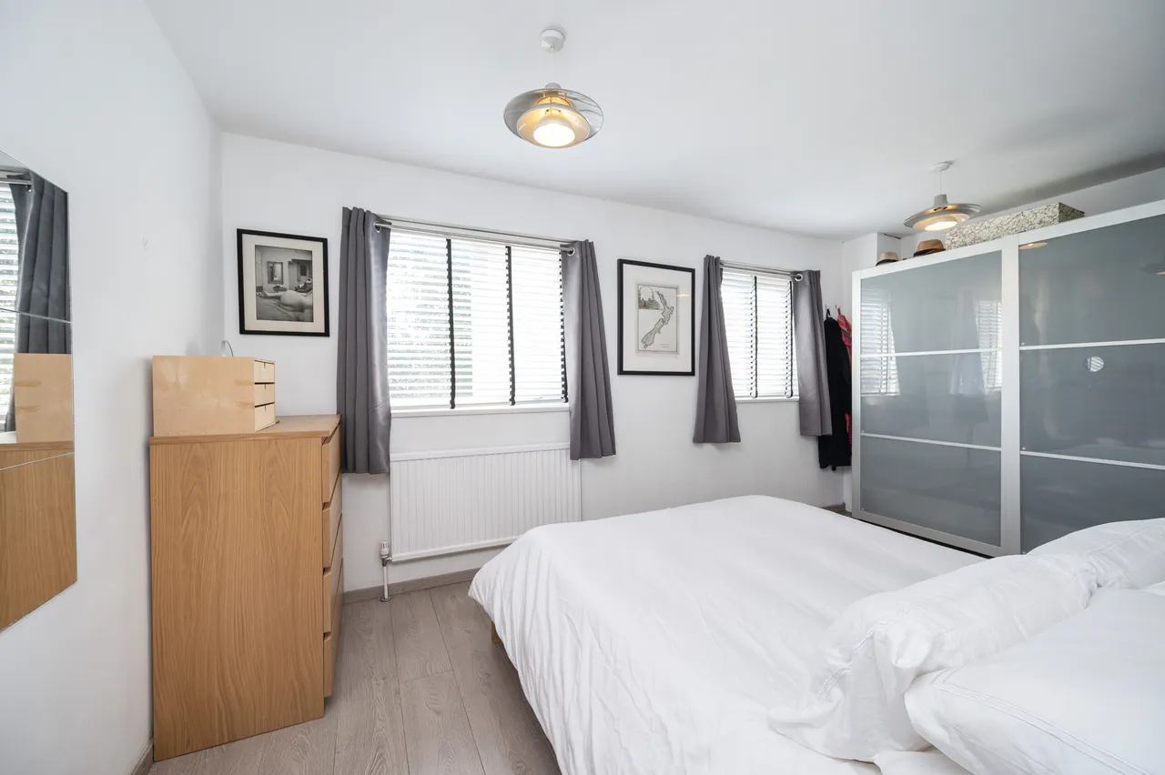 25 Danesdale Road, London, photo 9
