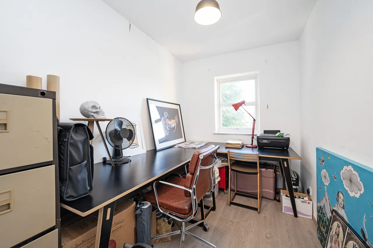 25 Danesdale Road, London, photo 3