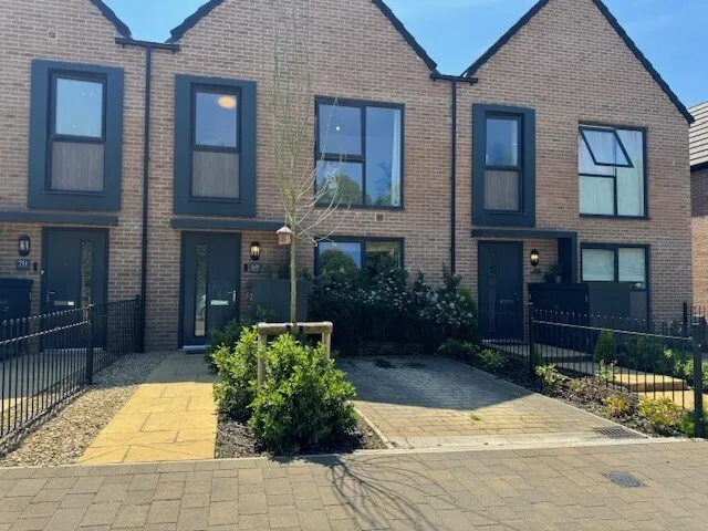 3 bed house to rent — Wildflower Avenue, BRISTOL