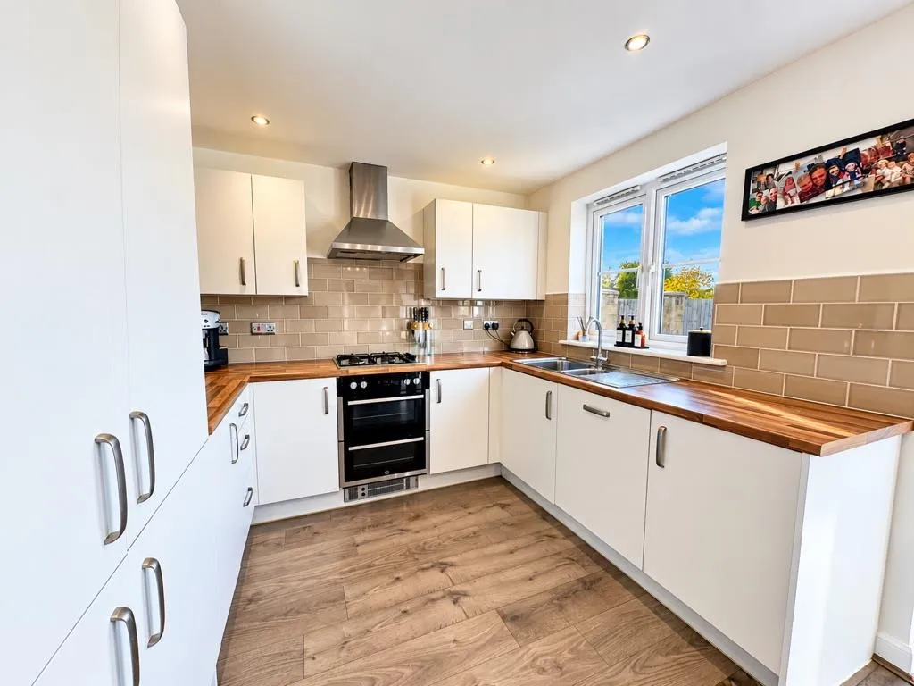 Maggie Lawson Court, Uddingston, G71, photo 4