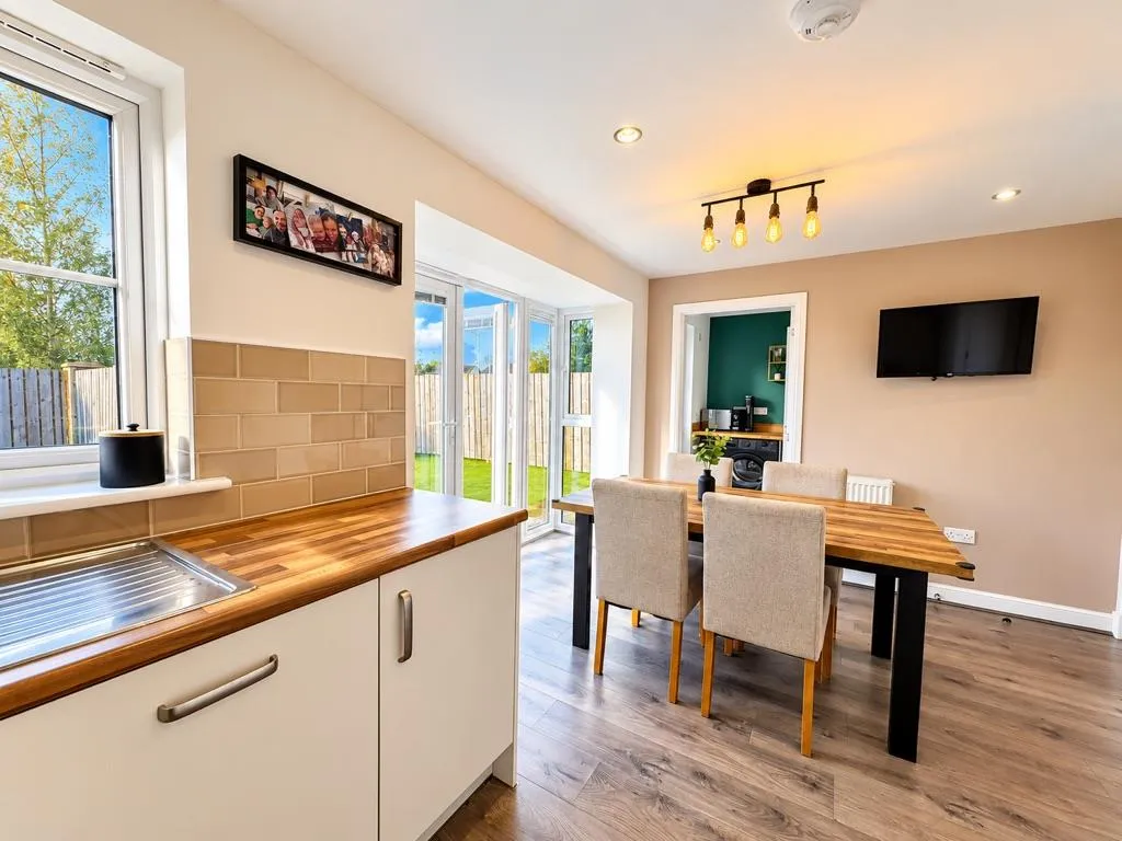 Maggie Lawson Court, Uddingston, G71, photo 7