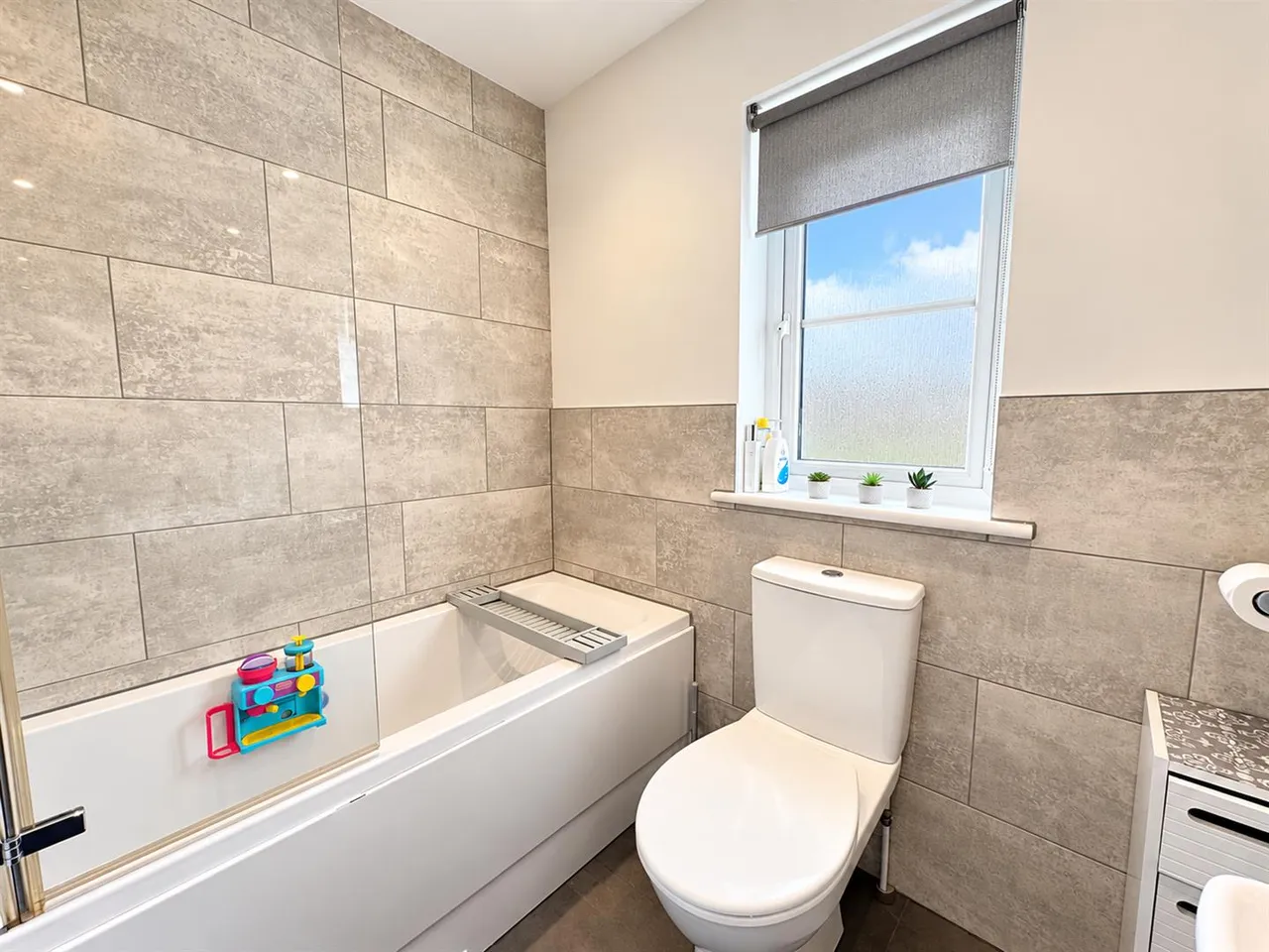 Maggie Lawson Court, Uddingston, G71, photo 17