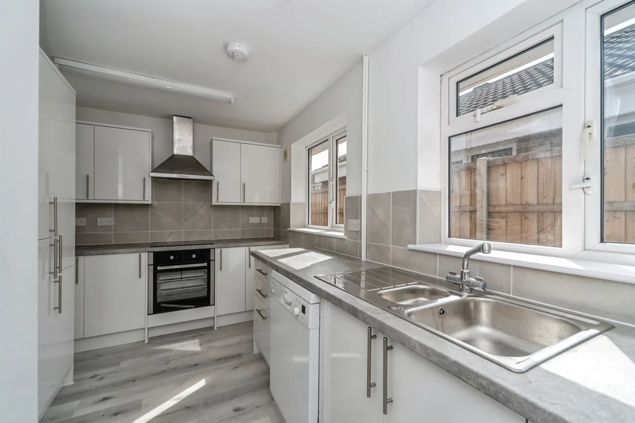 Orwell Close, Bedford, photo 9