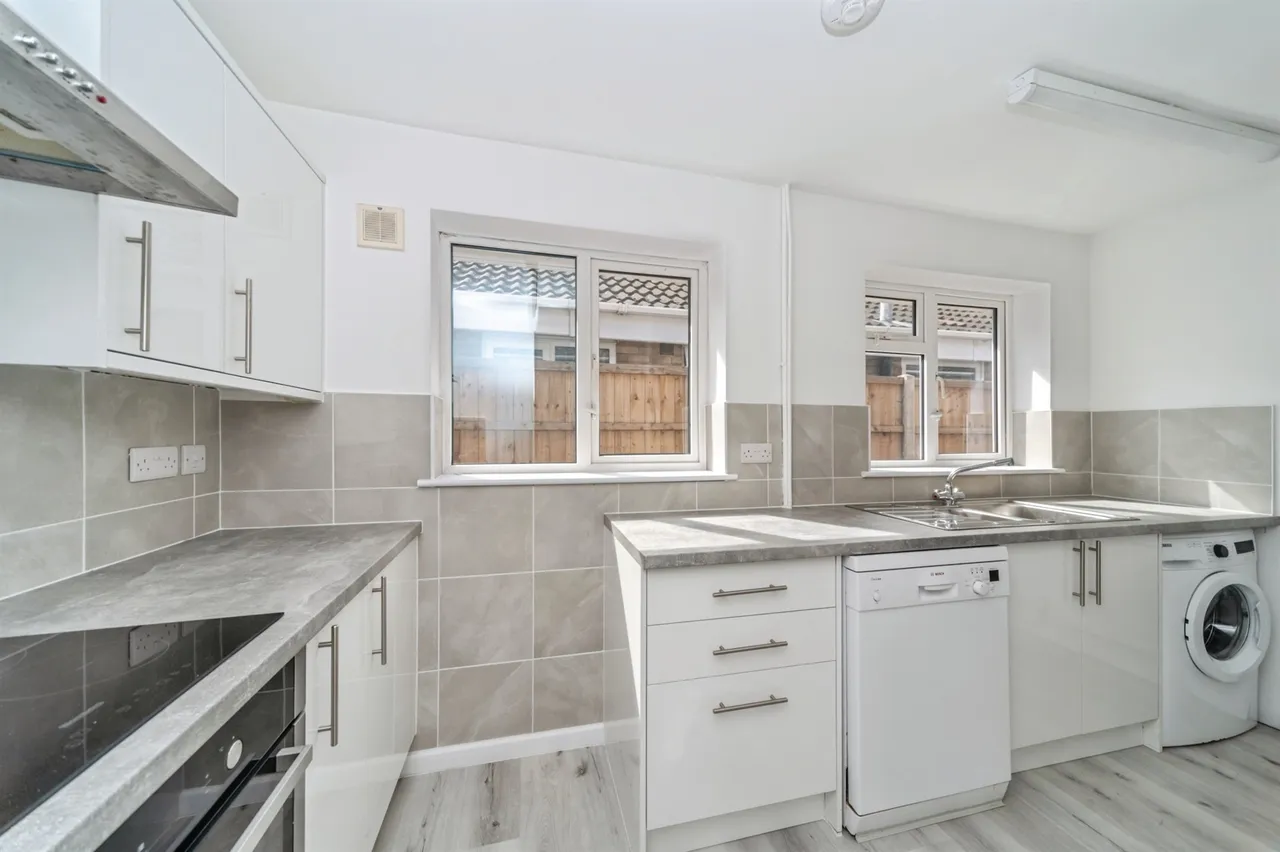 Orwell Close, Bedford, photo 11