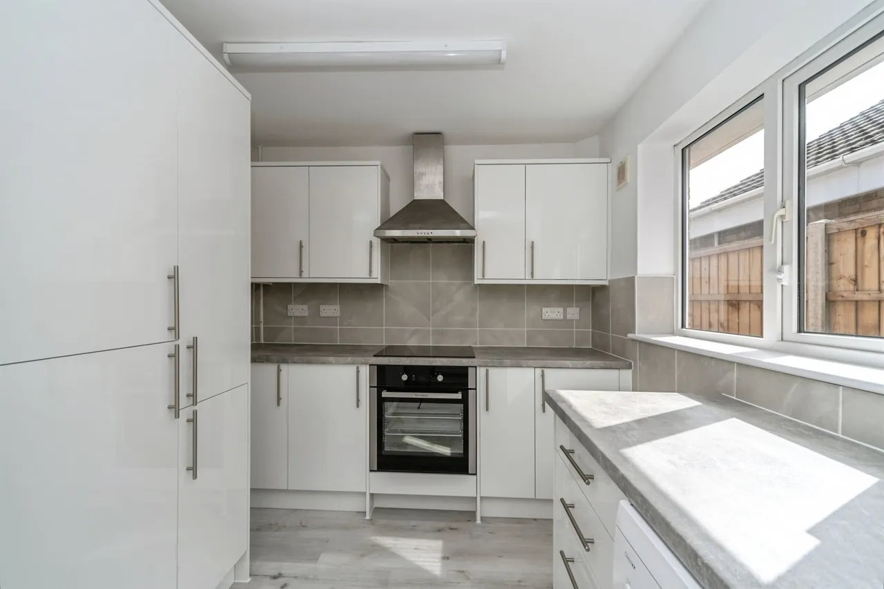 Orwell Close, Bedford, photo 10
