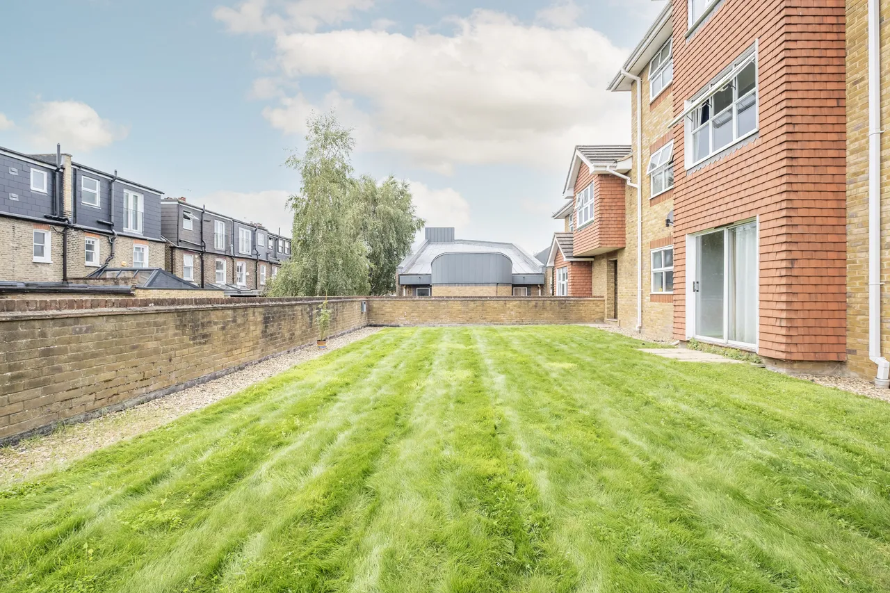 24 Ravensbury Road, London, SW18, photo 10