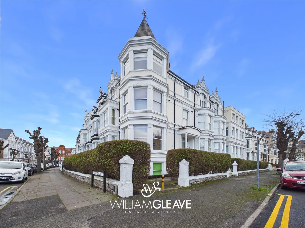 1 bed flat for sale — Trinity Square, Llandudno, Conwy, LL30 2DA