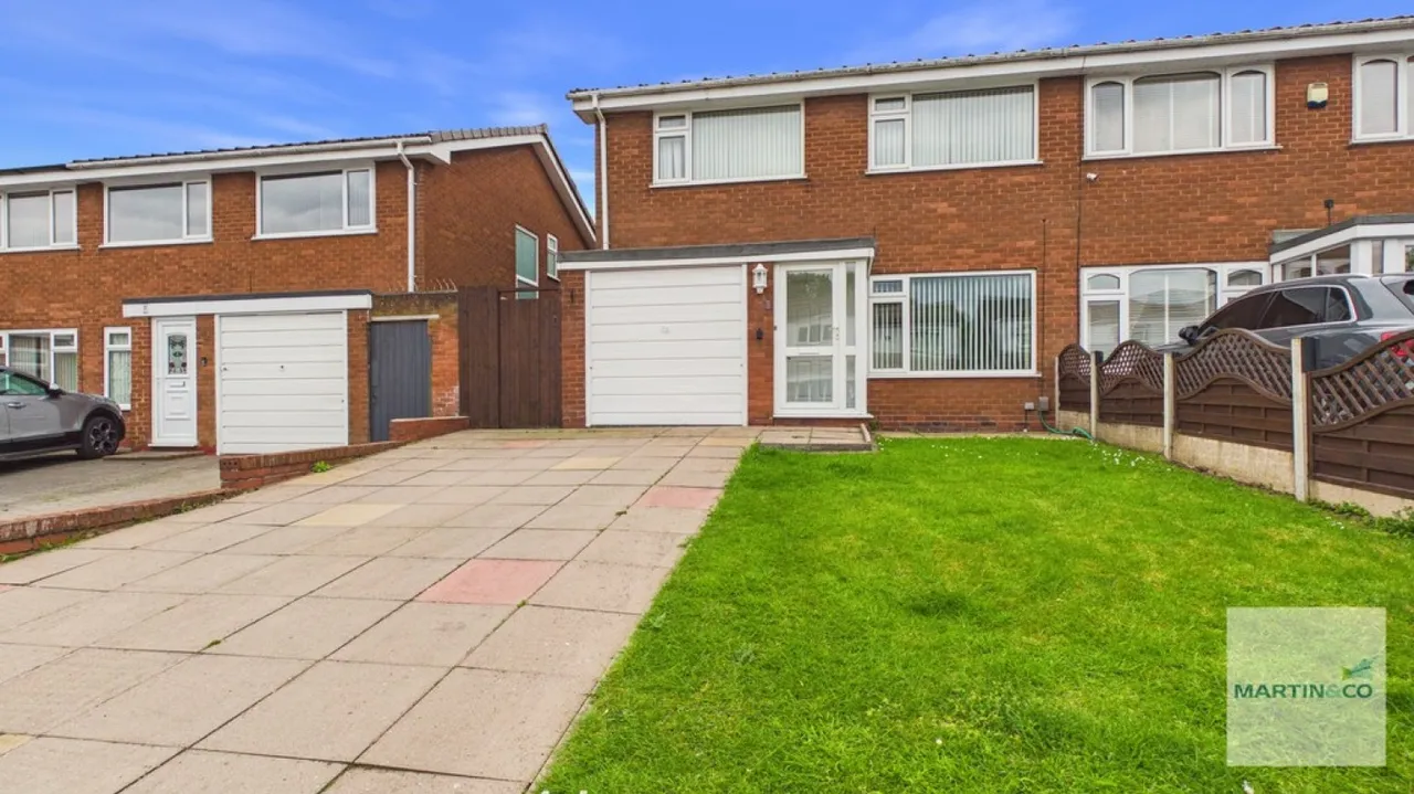 3 bed house for sale — Humber Grove, Smiths Wood
