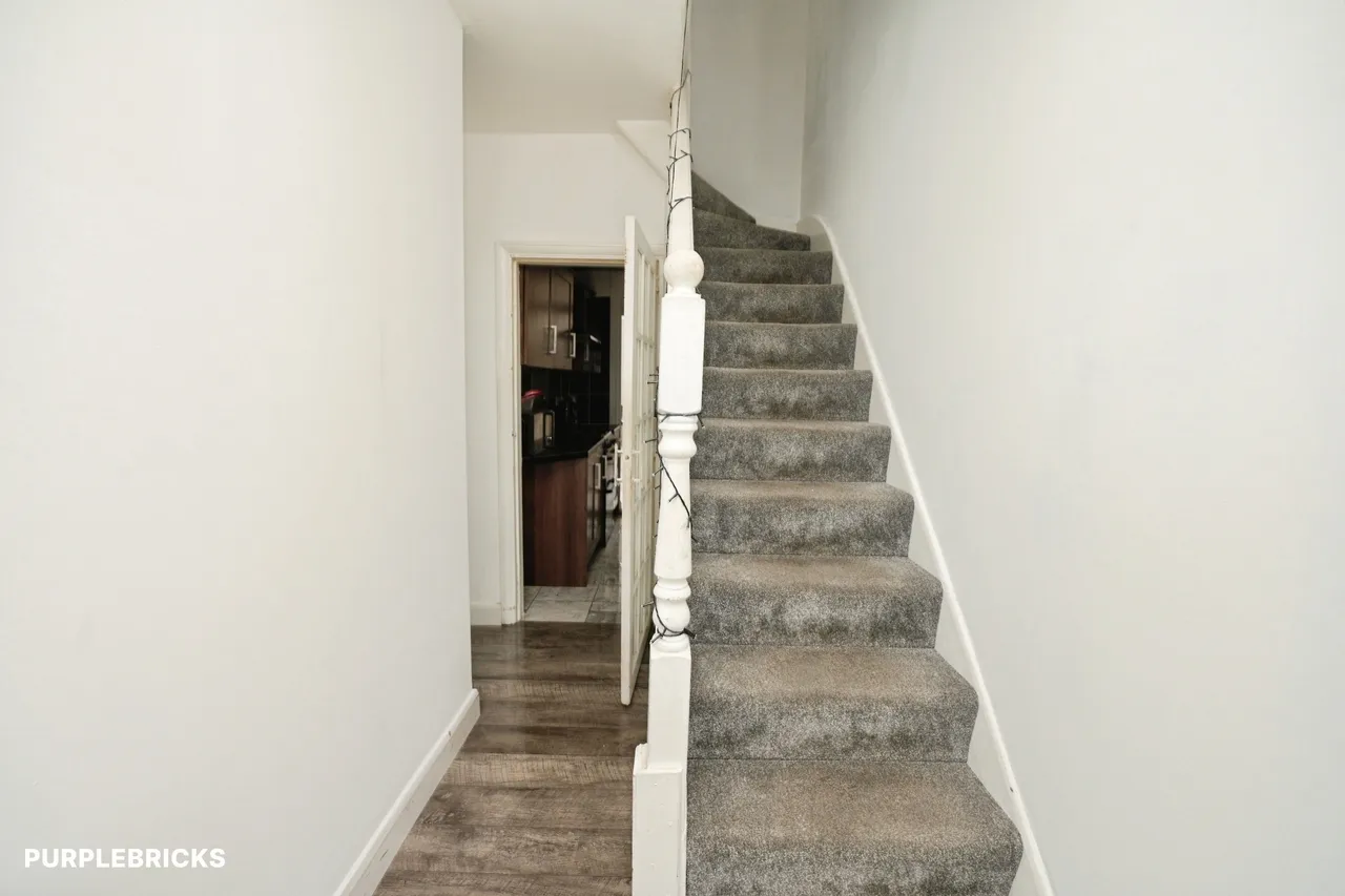 Craven Gardens, Barking, IG11, photo 5