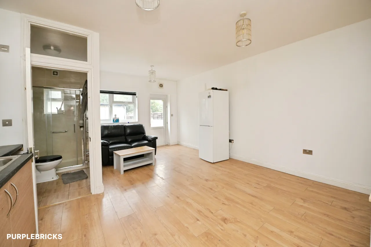 Craven Gardens, Barking, IG11, photo 10
