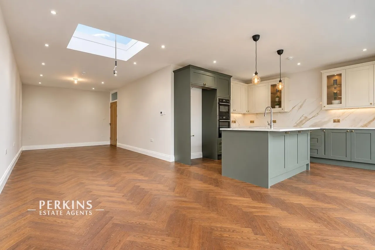 Greenford Gardens, London, UB6, photo 2