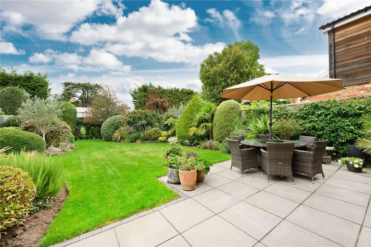 Village Close, Weybridge, Surrey, KT13 9HF, photo 5
