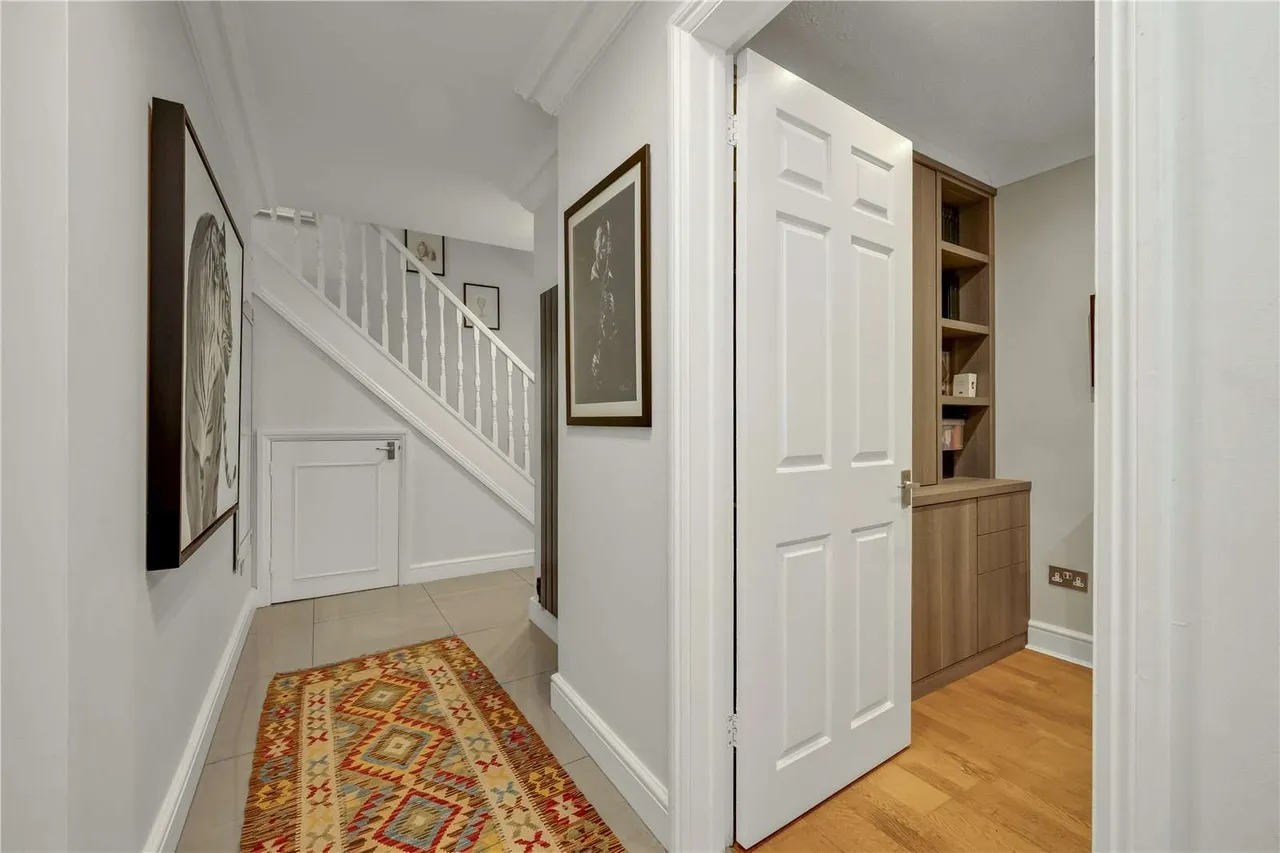 Village Close, Weybridge, Surrey, KT13 9HF, photo 6