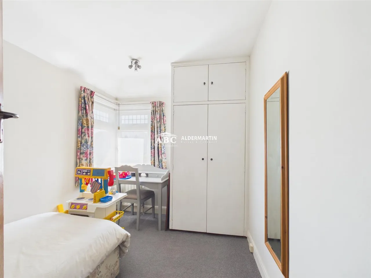Park Grove, Edgware, photo 13