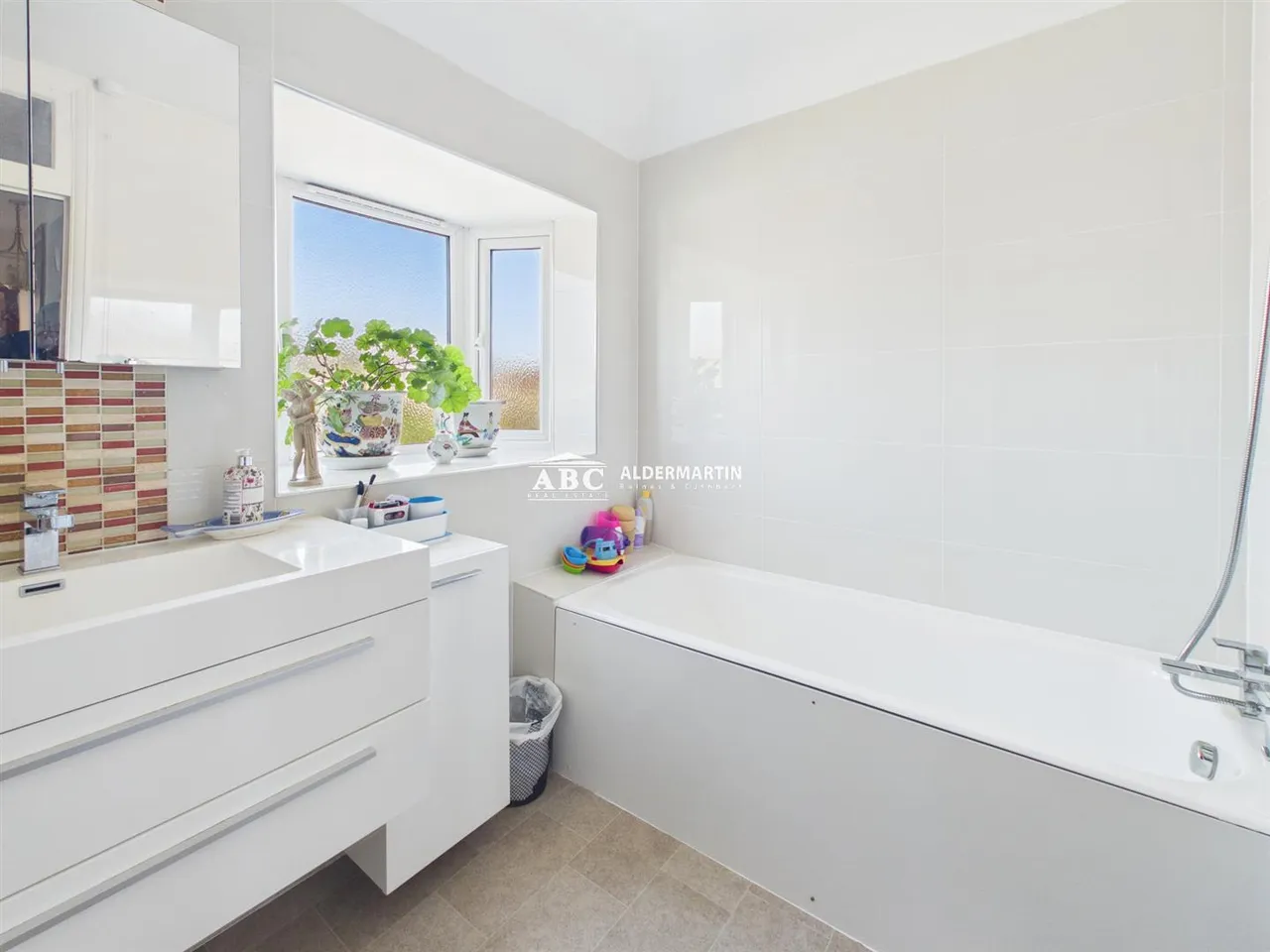 Park Grove, Edgware, photo 19