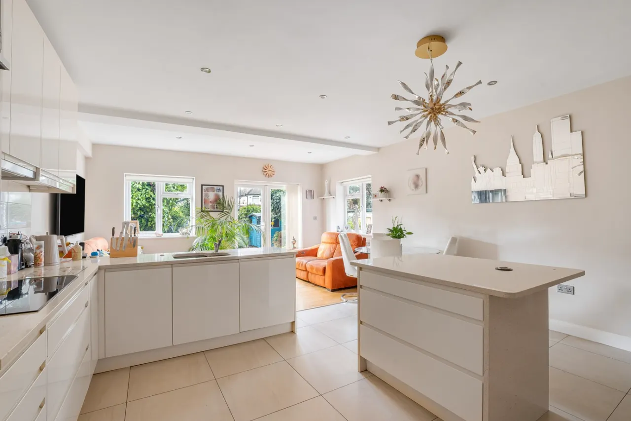 Howberry Road, Edgware, HA8, photo 2