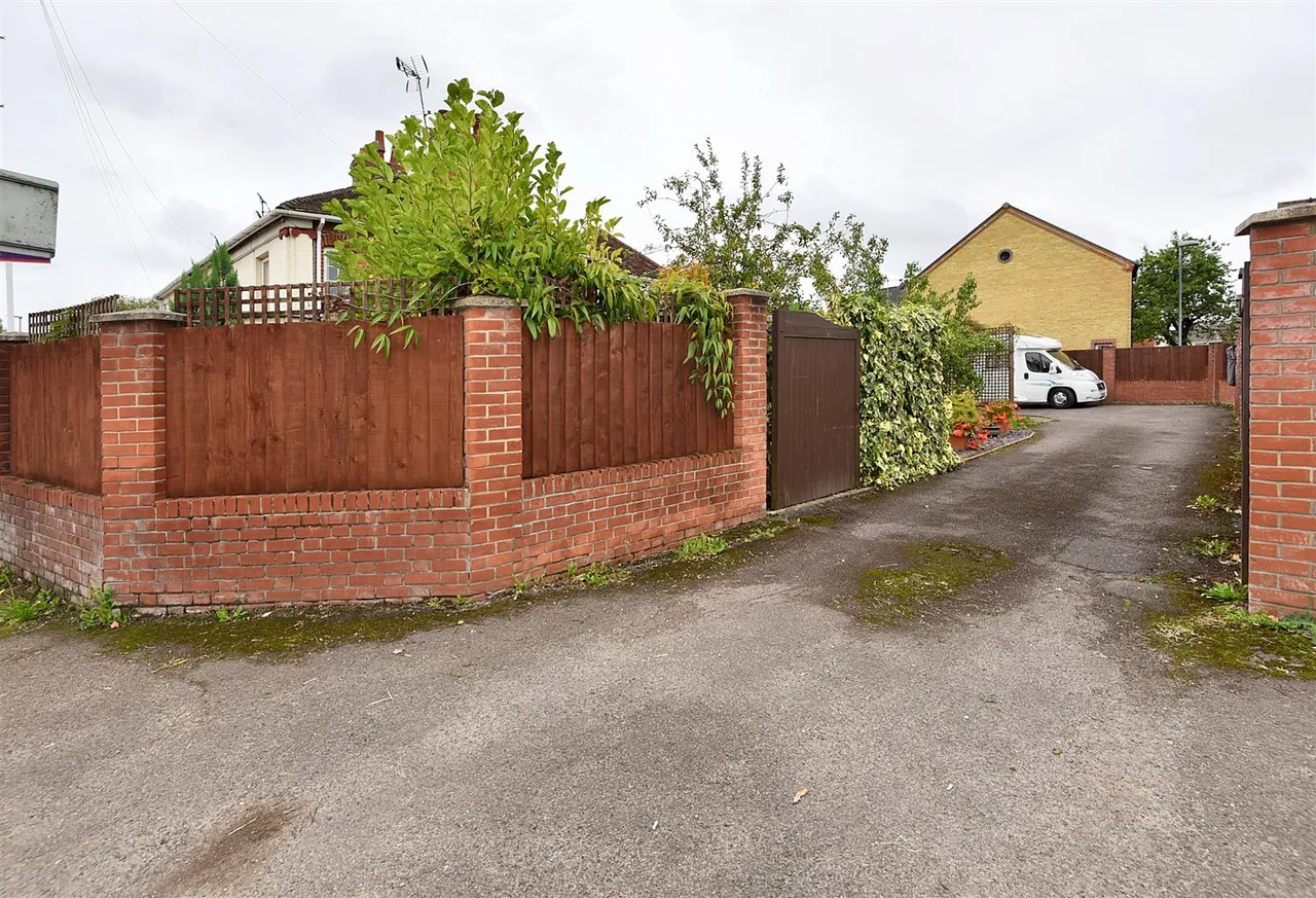 Shaftesbury Road, Lodden, photo 4