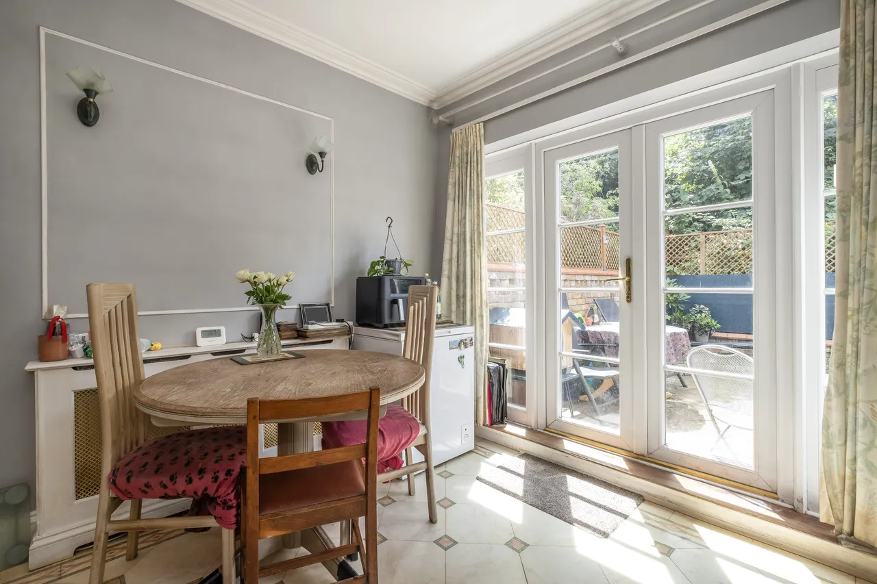 Ravenslea Road, London, SW12, photo 2