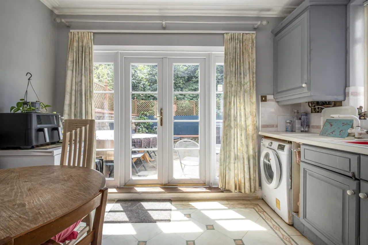Ravenslea Road, London, SW12, photo 9