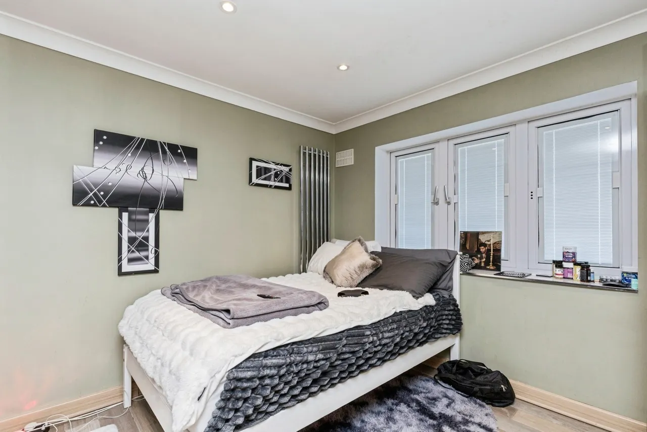 Five Acres, Northgate, RH10, photo 12