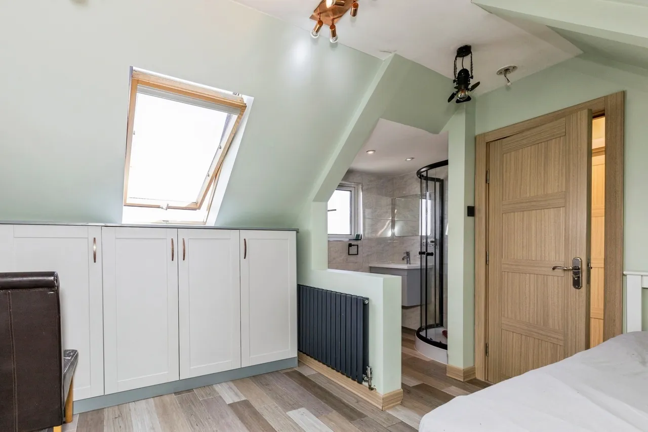 Five Acres, Northgate, RH10, photo 6