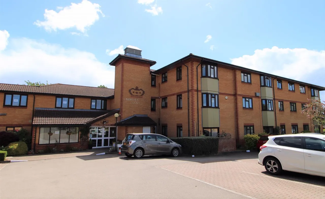 2 bed flat for sale — King Richard Court, East Hunsbury