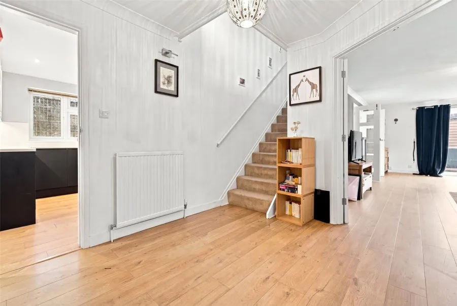 with 5 bedrooms in Saffron Walden, CB11, photo 9