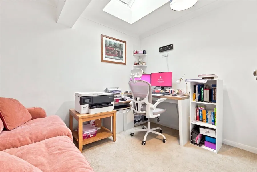 with 5 bedrooms in Saffron Walden, CB11, photo 12