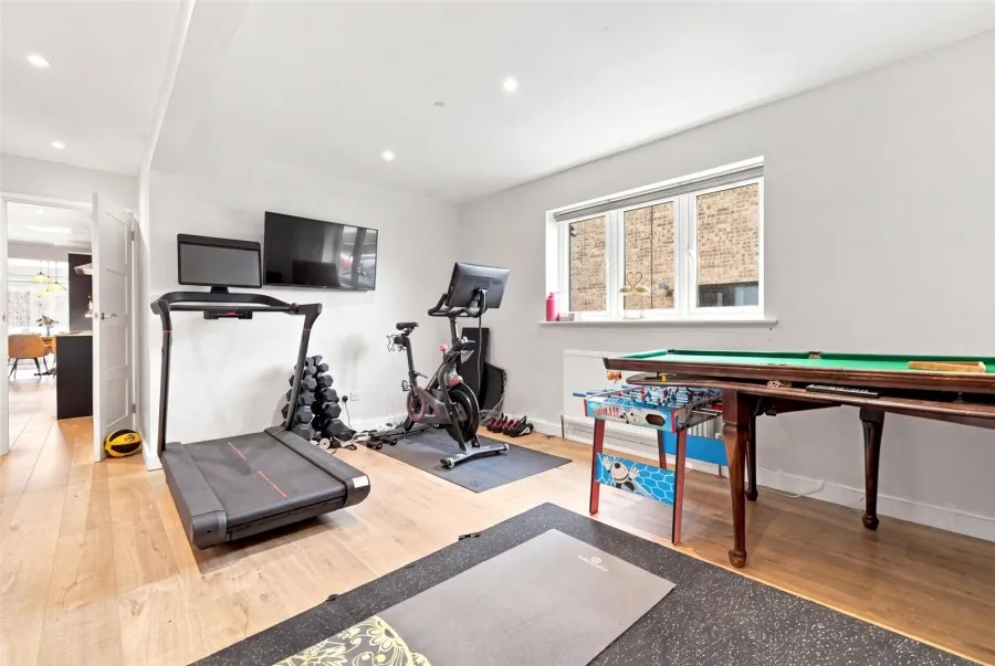 with 5 bedrooms in Saffron Walden, CB11, photo 17