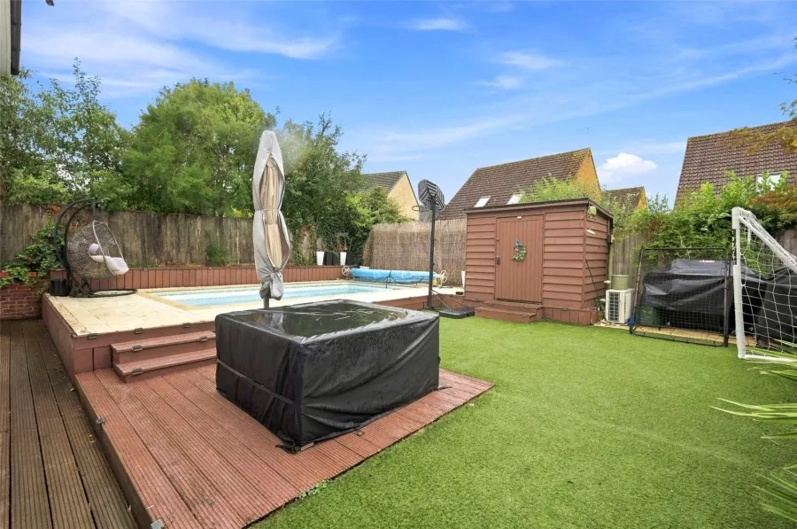 with 5 bedrooms in Saffron Walden, CB11, photo 16