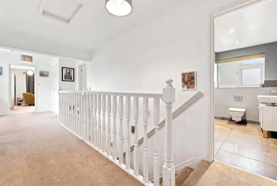 with 5 bedrooms in Saffron Walden, CB11, photo 10