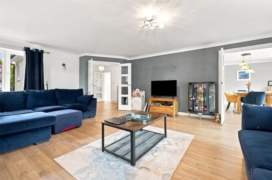 with 5 bedrooms in Saffron Walden, CB11, photo 5