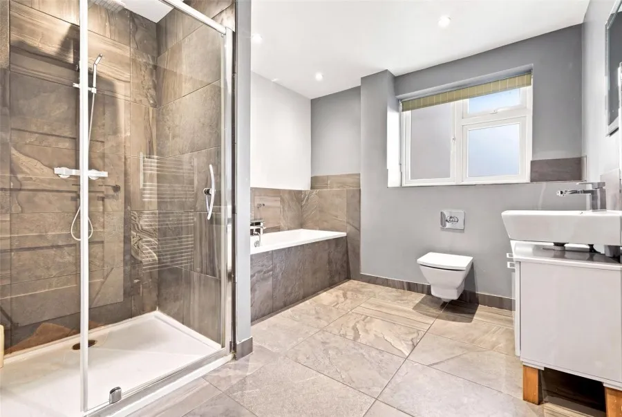 with 5 bedrooms in Saffron Walden, CB11, photo 11