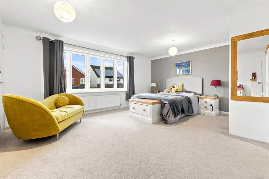 with 5 bedrooms in Saffron Walden, CB11, photo 8