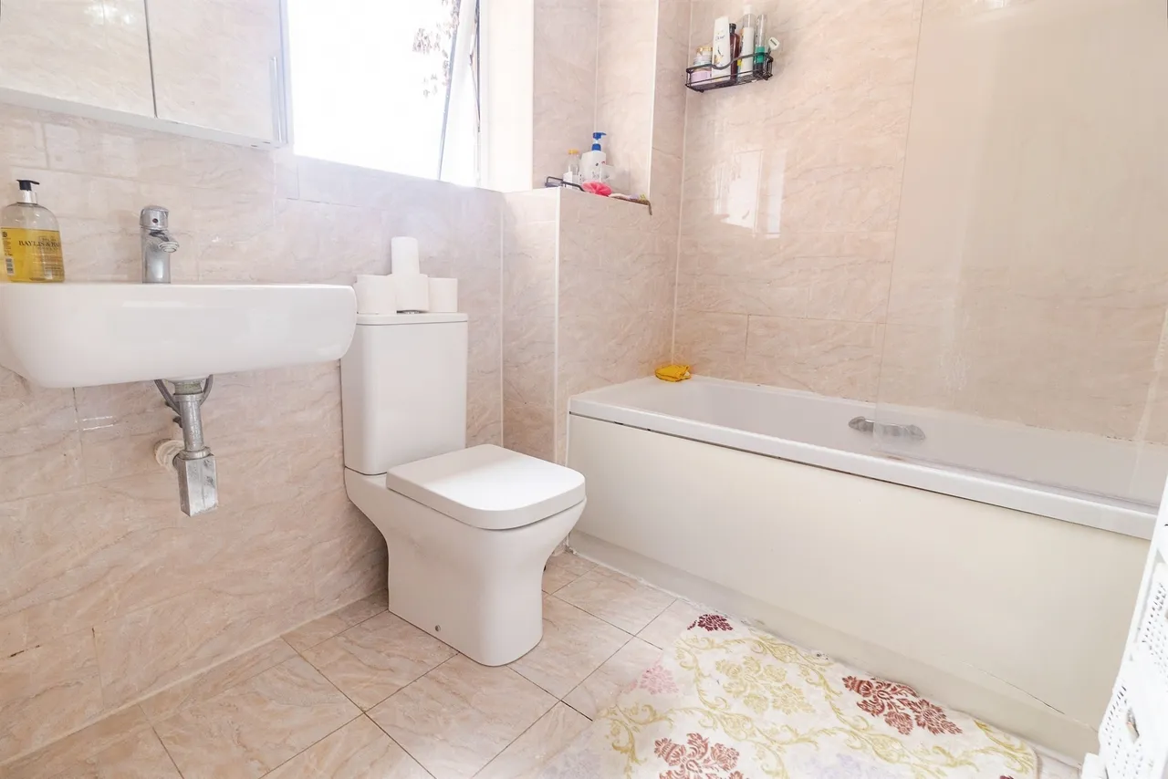 Warwick Avenue, Broughton, MK10, photo 12