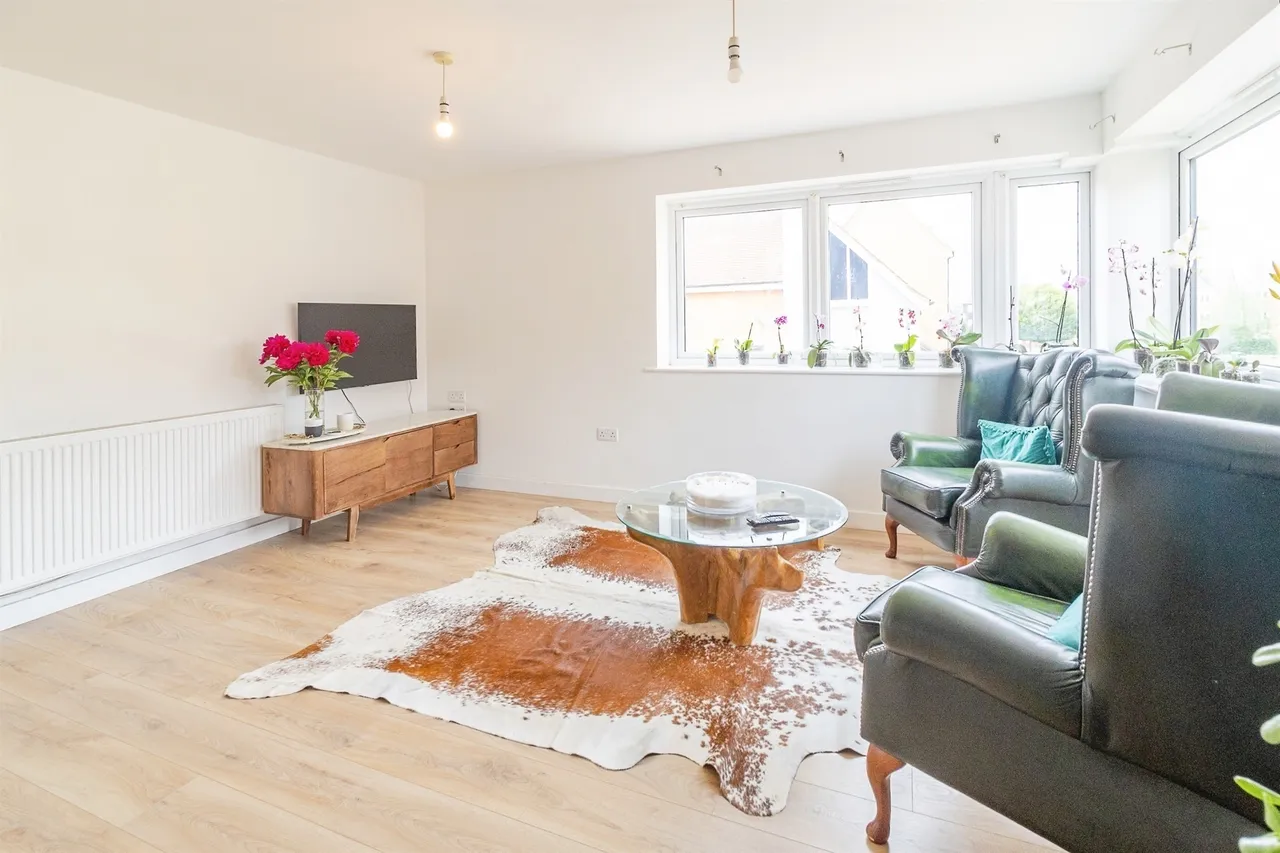 Warwick Avenue, Broughton, MK10, photo 8