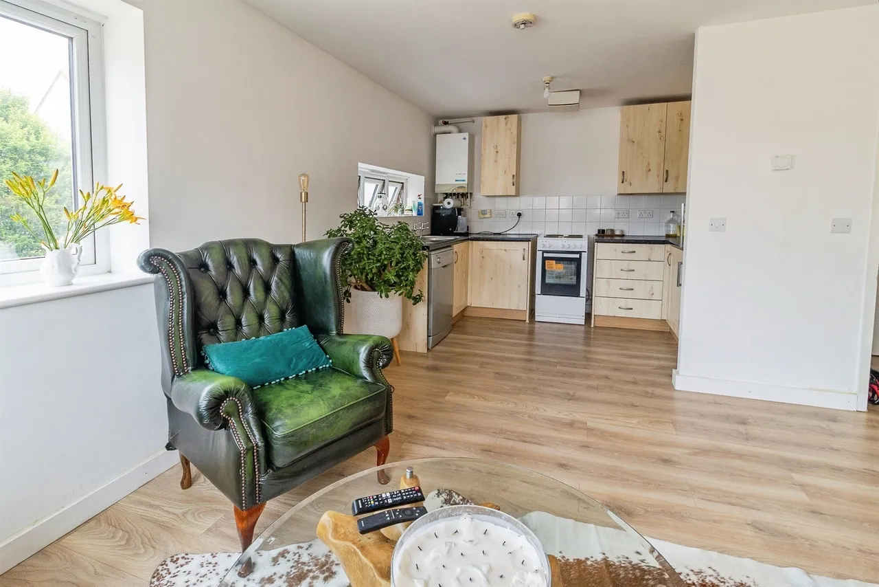 Warwick Avenue, Broughton, MK10, photo 5