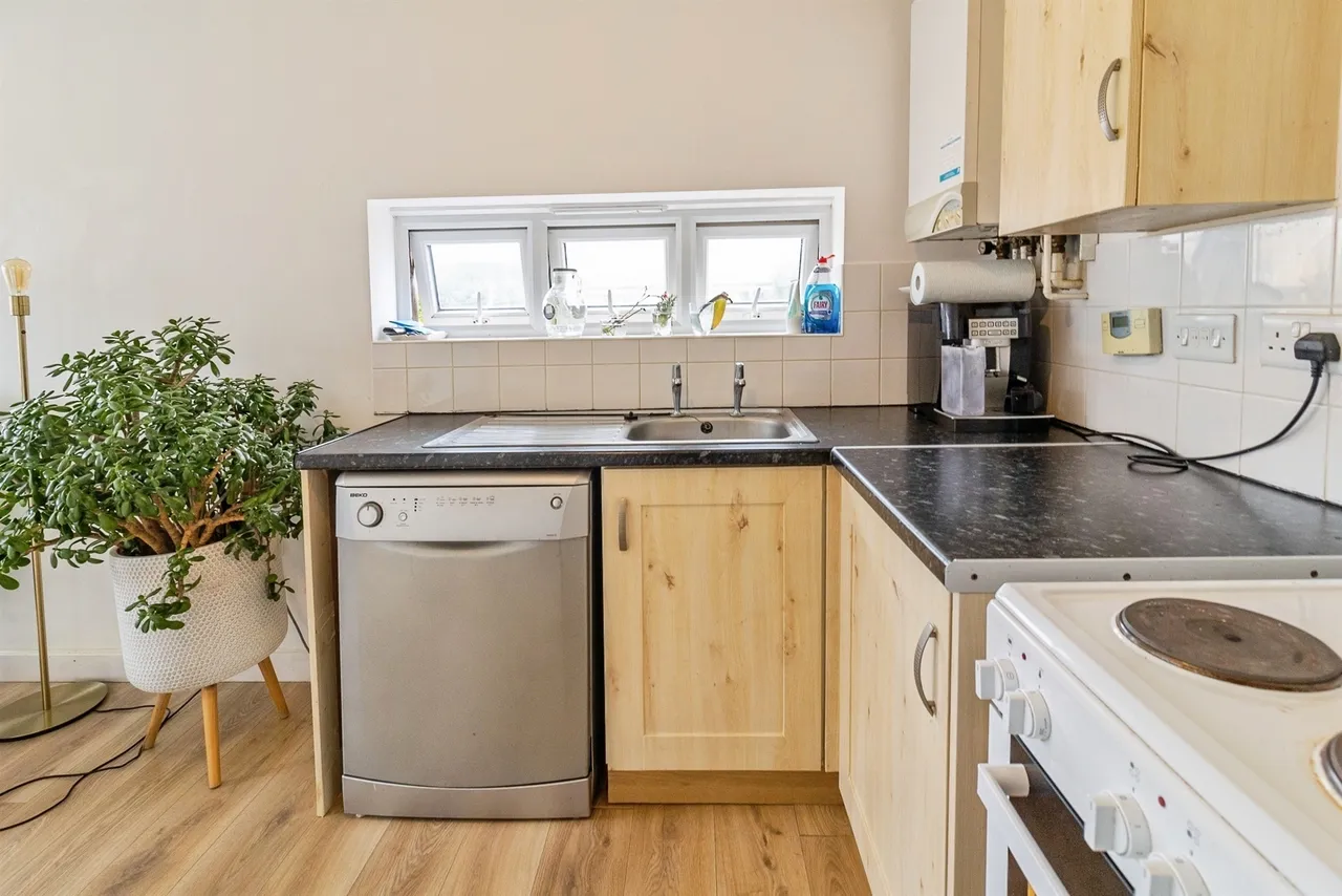 Warwick Avenue, Broughton, MK10, photo 4
