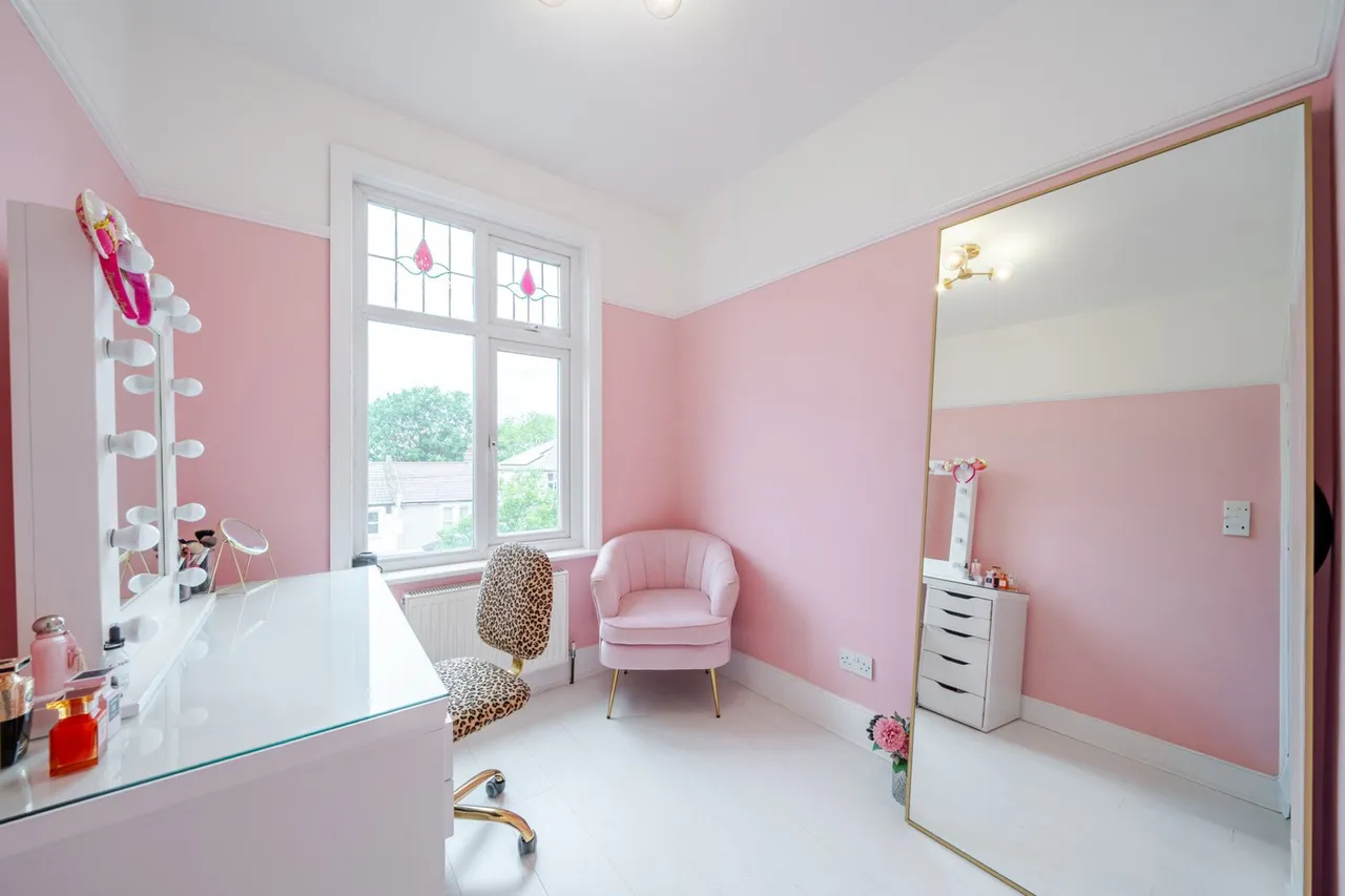 Cantwell Road, SE18, photo 12