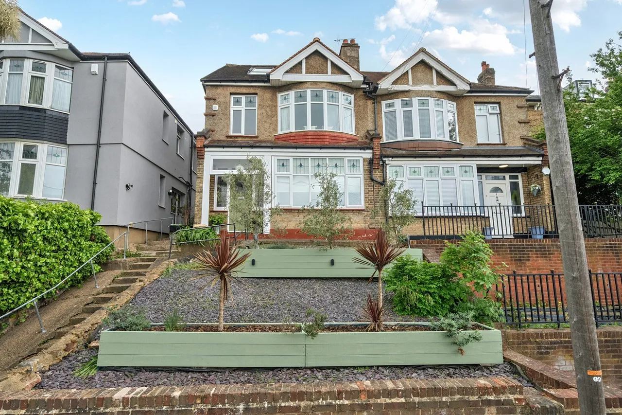 Cantwell Road, SE18, photo 25
