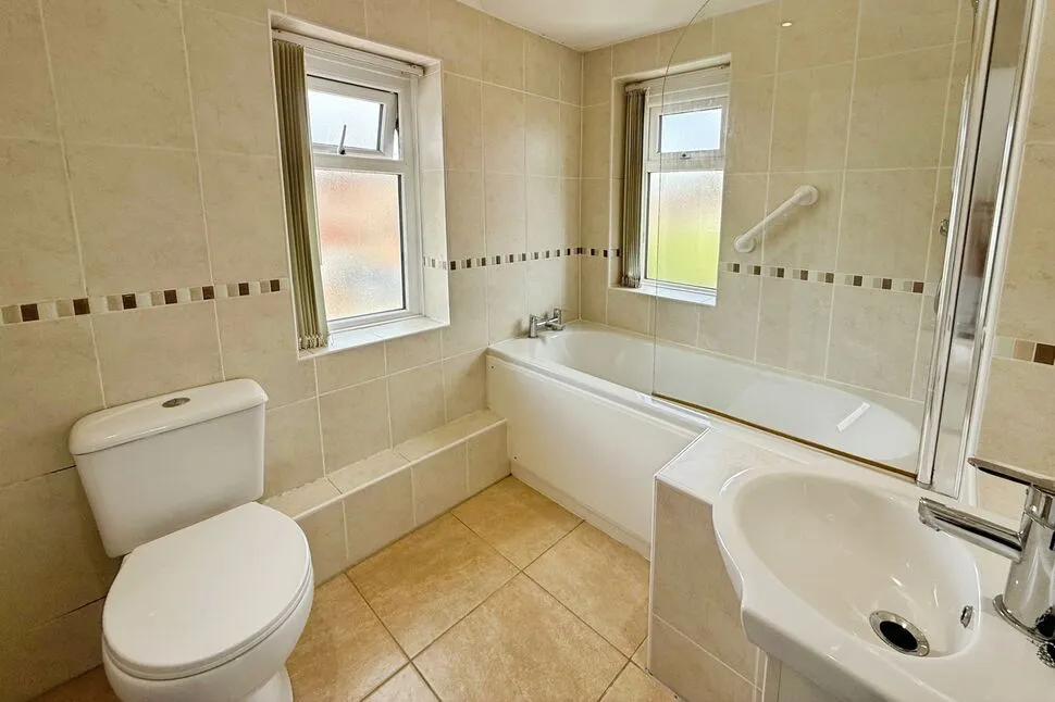 Enfield Road, Swinton, M27, photo 13