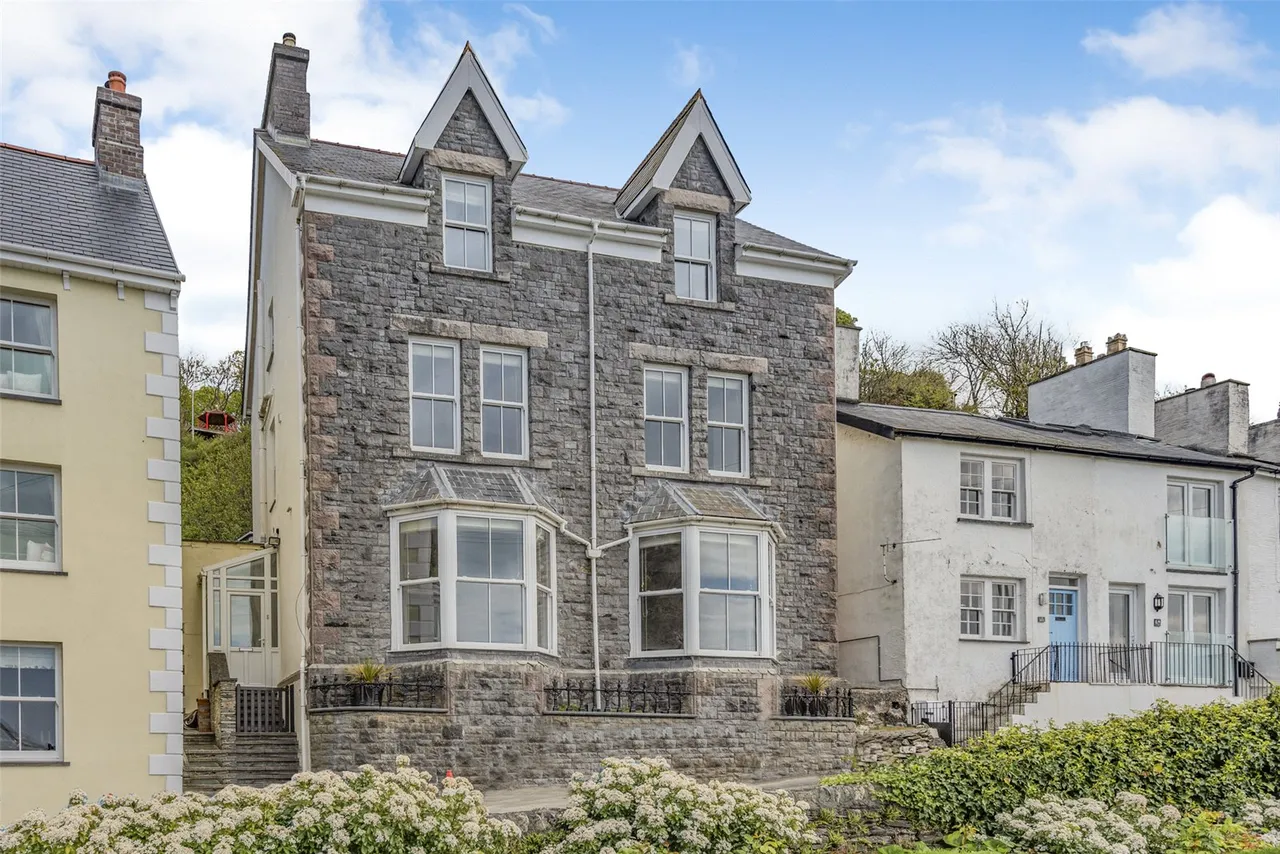 6 bed house for sale, Penhelig Road, Aberdyfi
