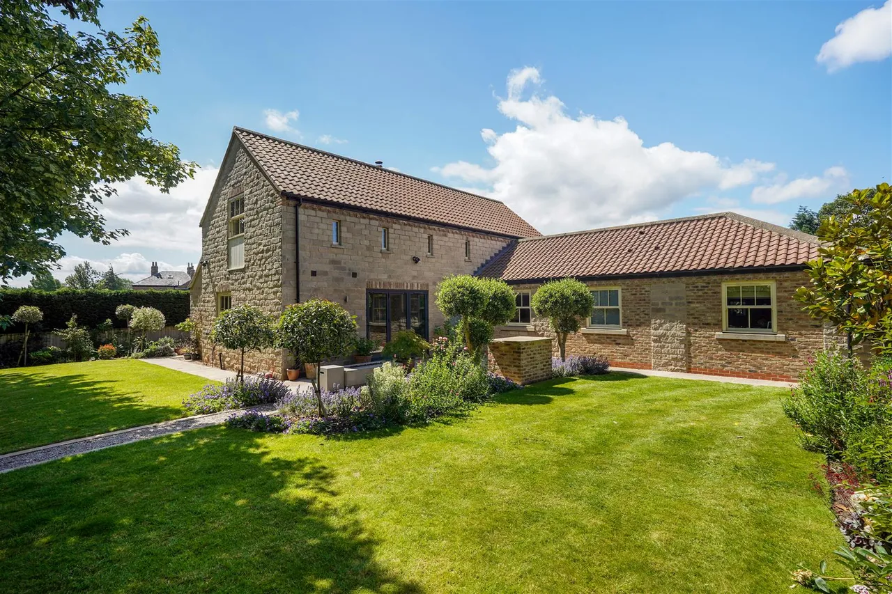 4 bed house for sale, Back Lane, Langthorpe