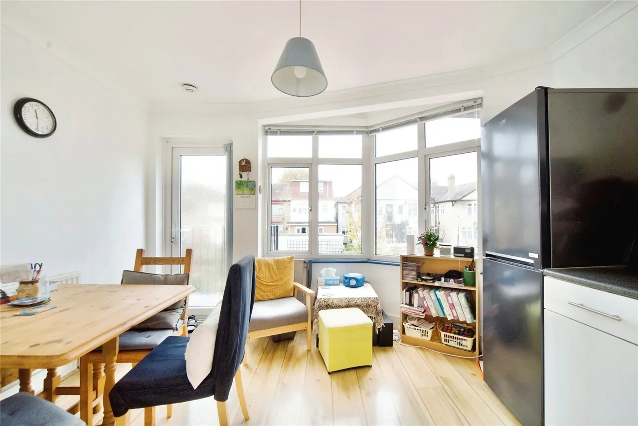 Gainsborough Avenue, Manor Park, London, E12, photo 5