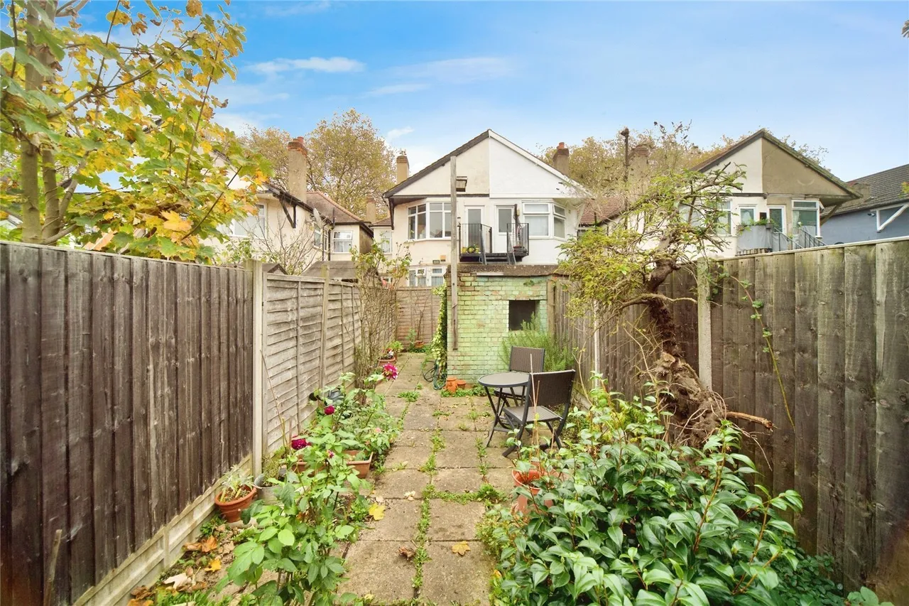 Gainsborough Avenue, Manor Park, London, E12, photo 11